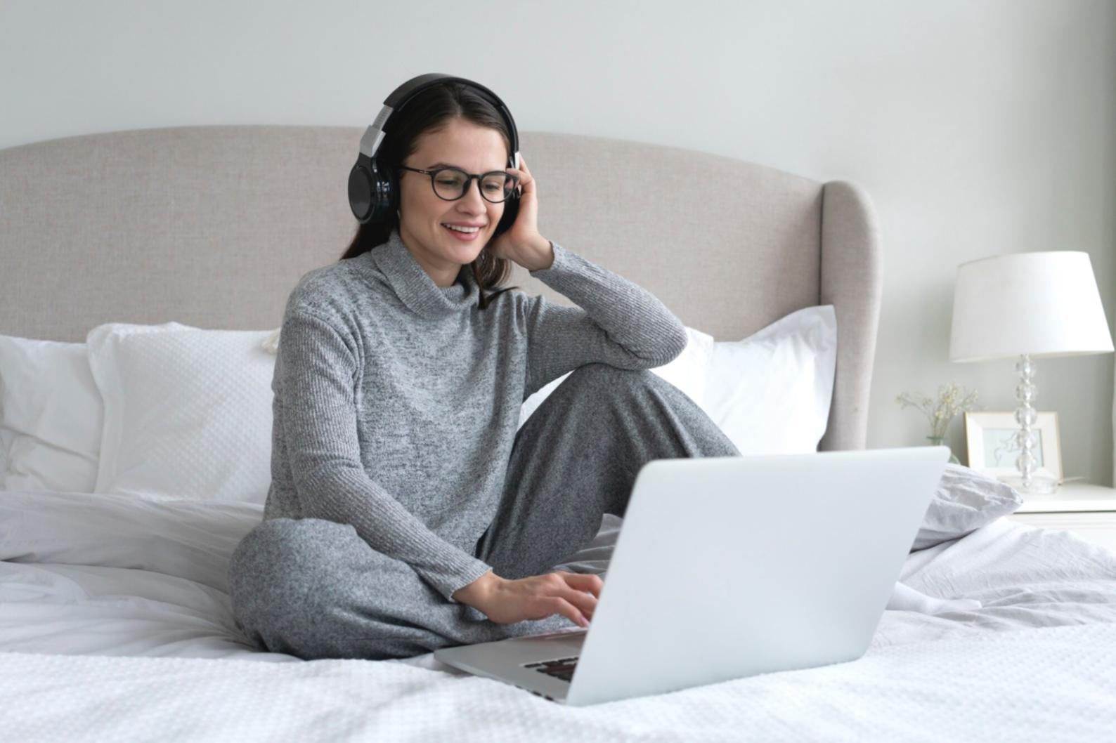 Espace de travail avec documents d'analyse financière